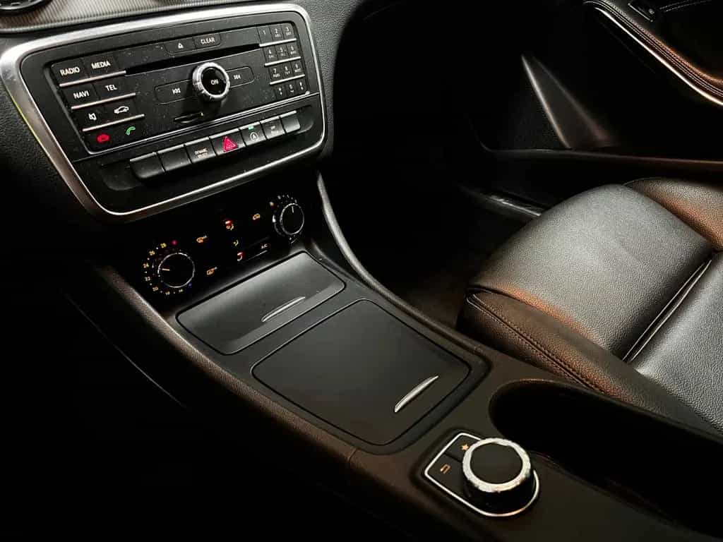 Mercedes-Benz GLA-Class 200 AUTOMATIK COMAND LEDER ILS R.KAMERA 01/2016-photo-16