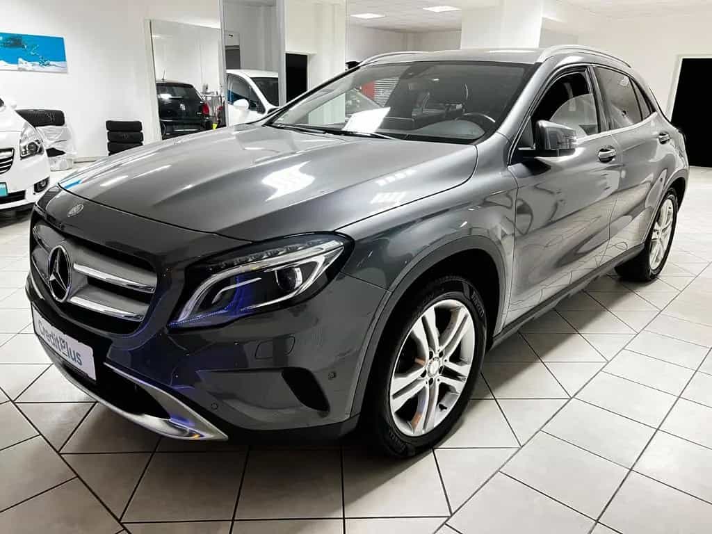 Mercedes-Benz GLA-Class 200 AUTOMATIK COMAND LEDER ILS R.KAMERA 01/2016-photo-2
