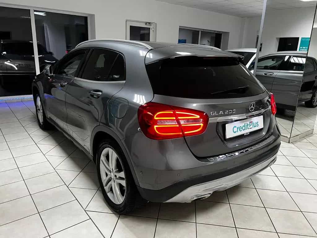 Mercedes-Benz GLA-Class 200 AUTOMATIK COMAND LEDER ILS R.KAMERA 01/2016-photo-3