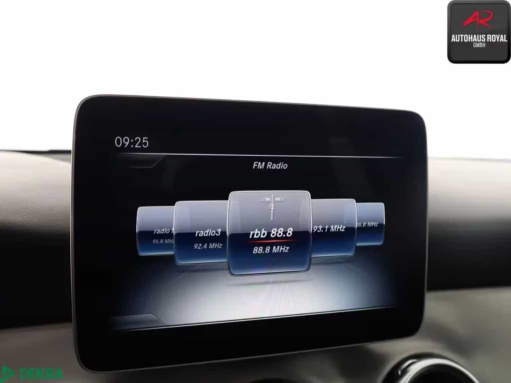 Mercedes-Benz GLA 250 4M AMG KAMERA,TOTWINKEL,PANORAMA,18ZOLL 11/2019-photo-15