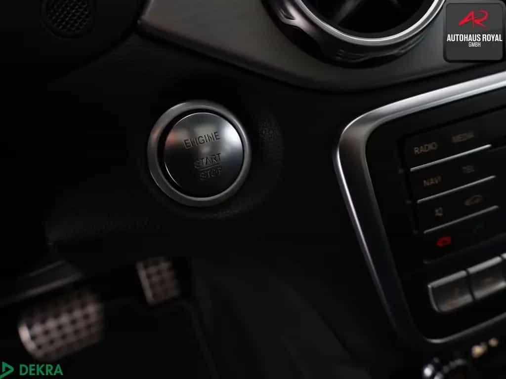 Mercedes-Benz GLA 250 4M AMG KAMERA,TOTWINKEL,PANORAMA,18ZOLL 11/2019-photo-16