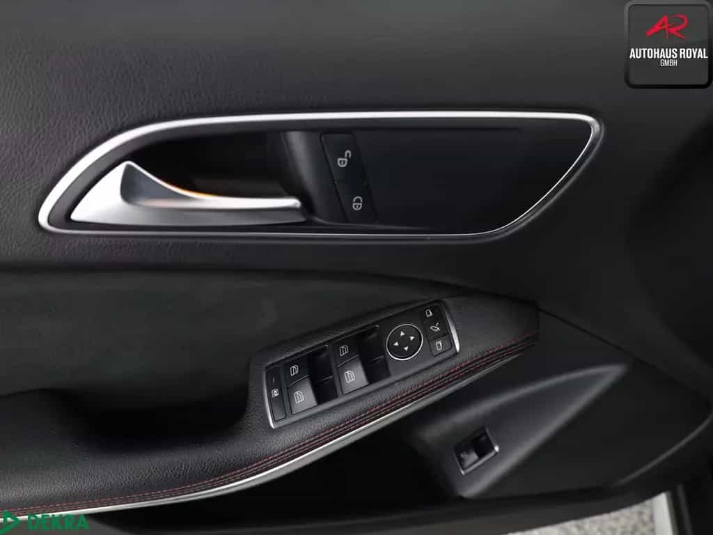 Mercedes-Benz GLA 250 4M AMG KAMERA,TOTWINKEL,PANORAMA,18ZOLL 11/2019-photo-21