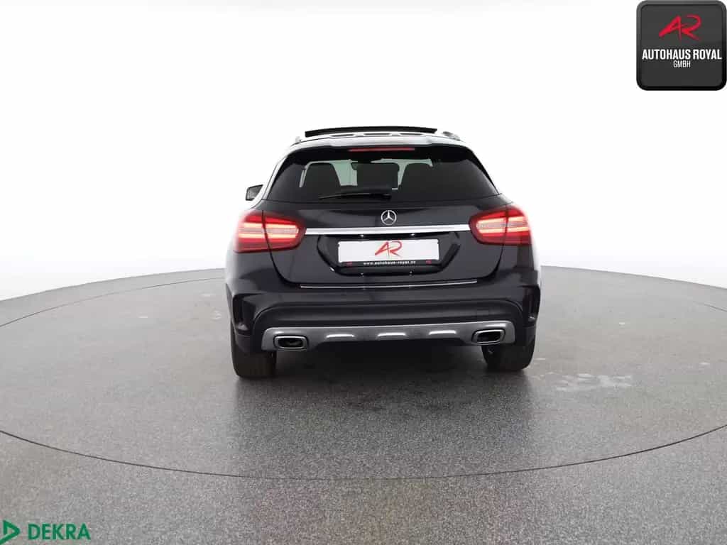 Mercedes-Benz GLA 250 4M AMG KAMERA,TOTWINKEL,PANORAMA,18ZOLL 11/2019-photo-3