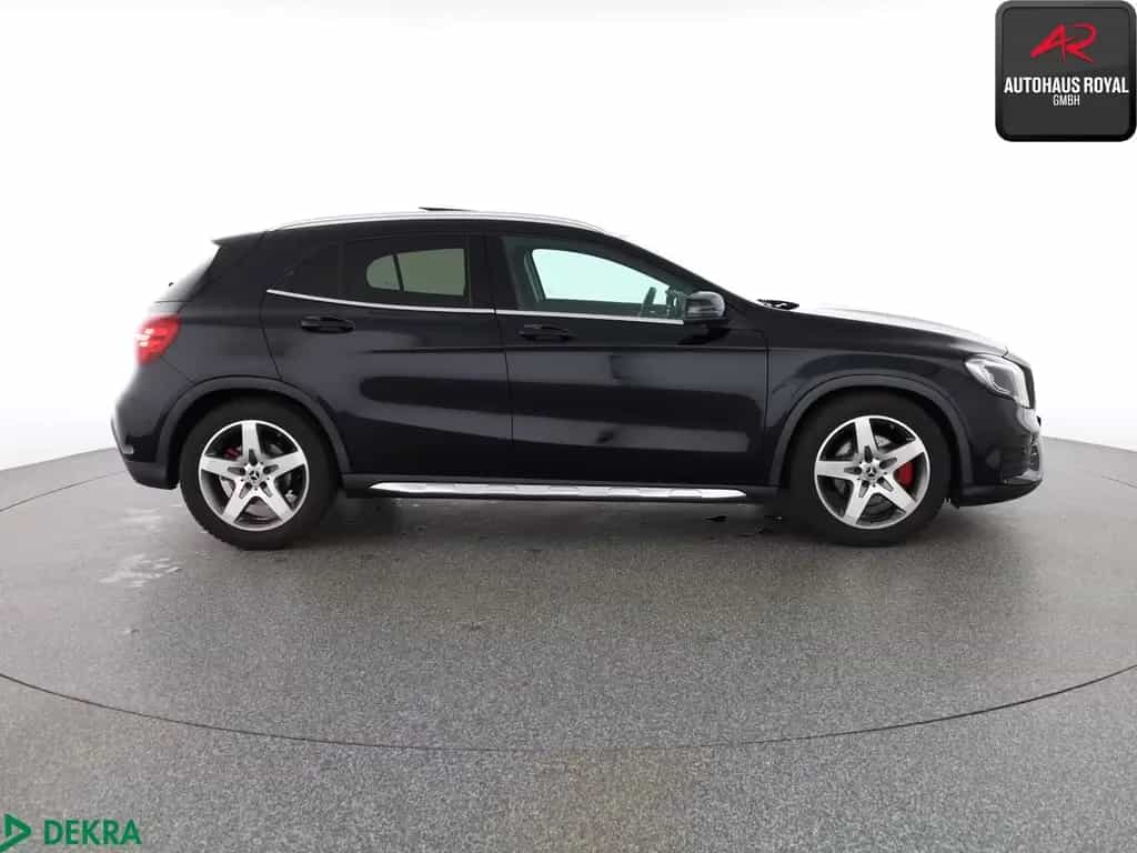 Mercedes-Benz GLA 250 4M AMG KAMERA,TOTWINKEL,PANORAMA,18ZOLL 11/2019-photo-5