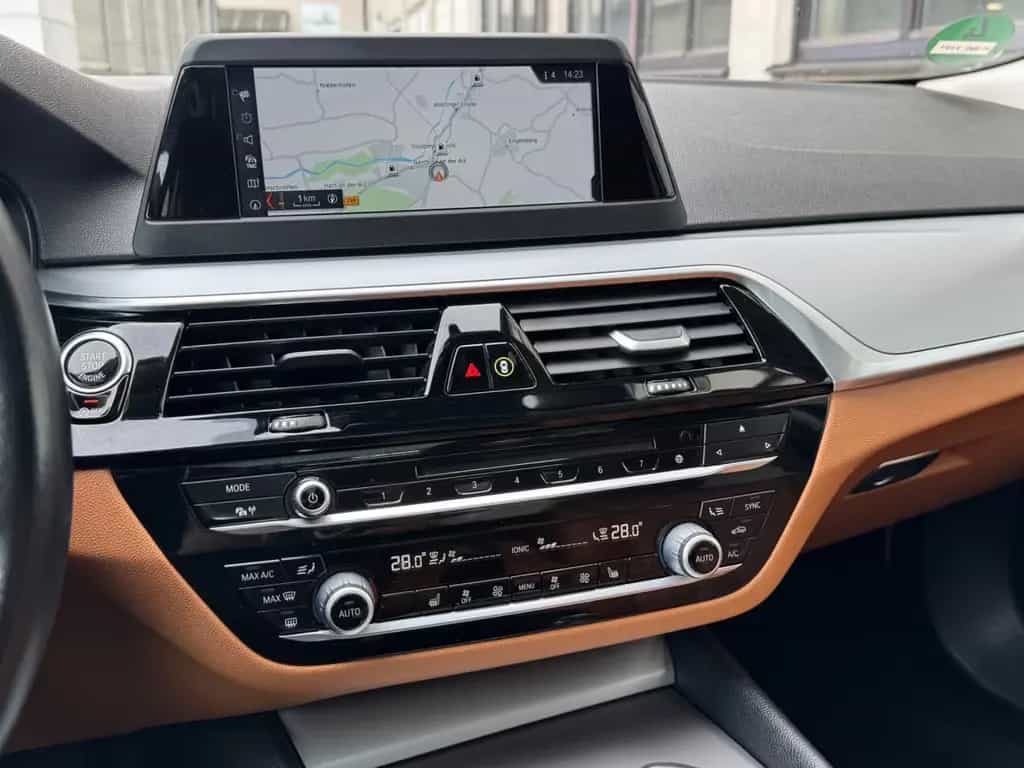BMW 520 G30 520d Lim. LED AUTOMATIK EURO 6 2.HAND 09/2018-photo-18
