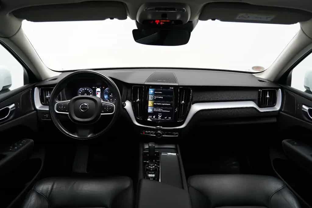 Volvo XC60 B4 D AWD MomentumPro R-Kamera H&K PANO DAB 12/2020-photo-14
