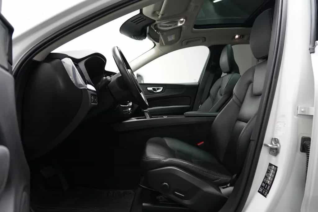 Volvo XC60 B4 D AWD MomentumPro R-Kamera H&K PANO DAB 12/2020-photo-15