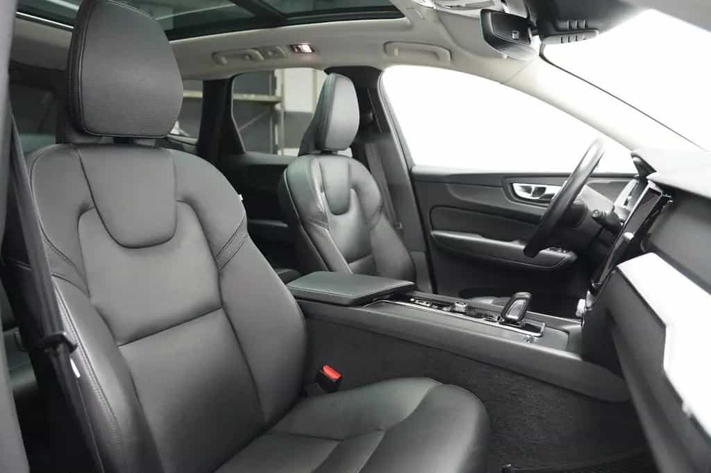 Volvo XC60 B4 D AWD MomentumPro R-Kamera H&K PANO DAB 12/2020-photo-16