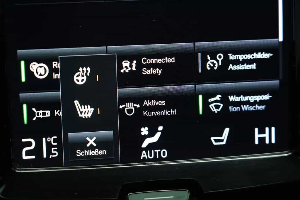 Volvo XC60 B4 D AWD MomentumPro R-Kamera H&K PANO DAB 12/2020-photo-29