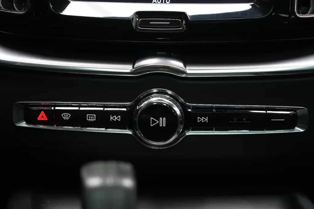 Volvo XC60 B4 D AWD MomentumPro R-Kamera H&K PANO DAB 12/2020-photo-30