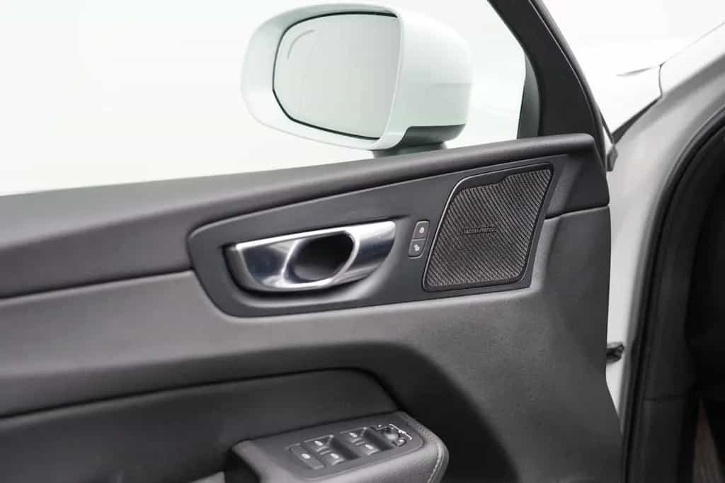 Volvo XC60 B4 D AWD MomentumPro R-Kamera H&K PANO DAB 12/2020-photo-33