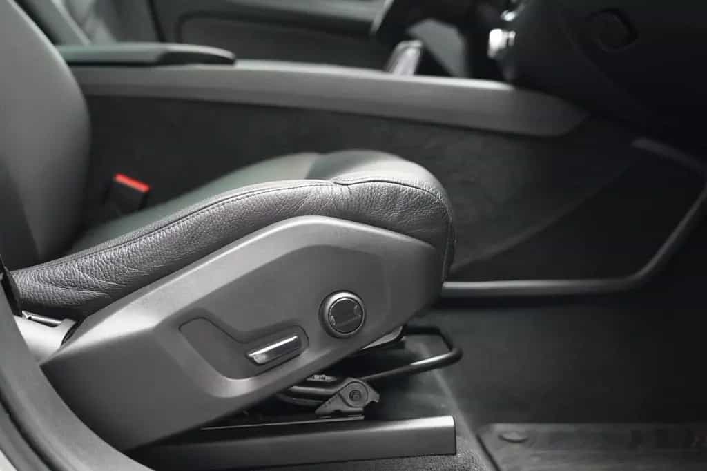 Volvo XC60 B4 D AWD MomentumPro R-Kamera H&K PANO DAB 12/2020-photo-36