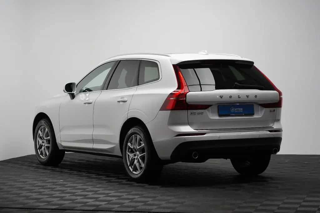 Volvo XC60 B4 D AWD MomentumPro R-Kamera H&K PANO DAB 12/2020-photo-5