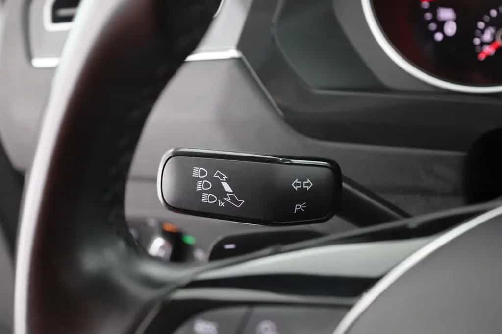 Volkswagen Tiguan 1.5 TSI DSG Highline LED Navi ACC USB 11/2019-photo-17