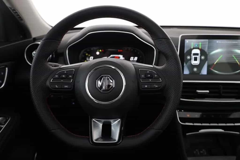 MG HS 1.5 T-GDI Luxury LED Pano Navi 360° 11/2023-photo-13