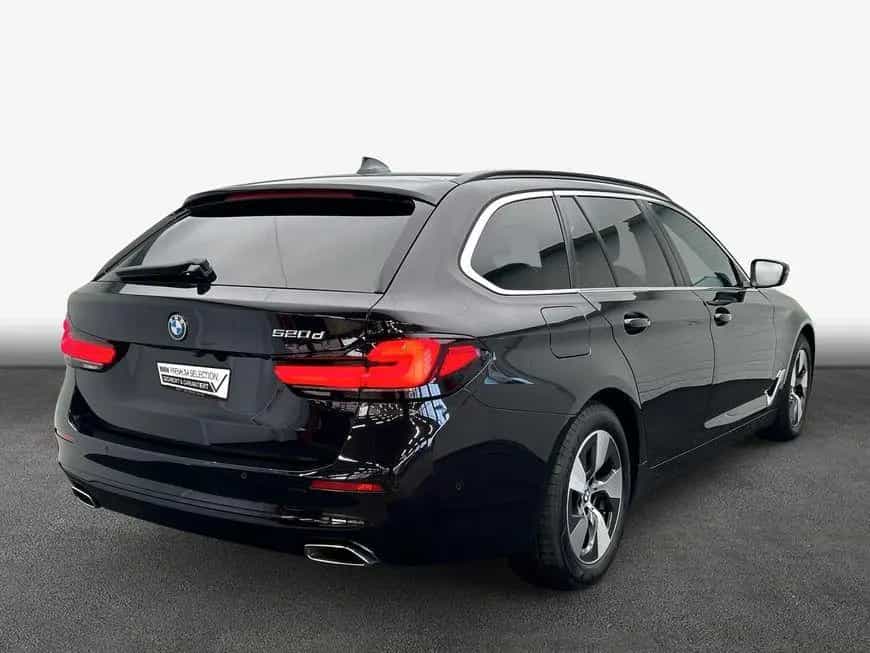 BMW 5 Series 520d Touring Aut. 11/2022-photo-1