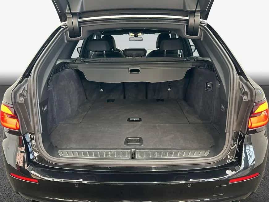 BMW 5 Series 520d Touring Aut. 11/2022-photo-9