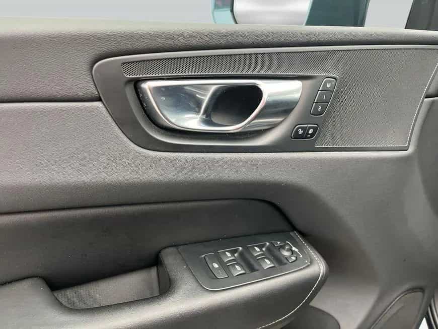 Volvo XC60 B5 D AWD Geartronic Inscription 12/2021-photo-18