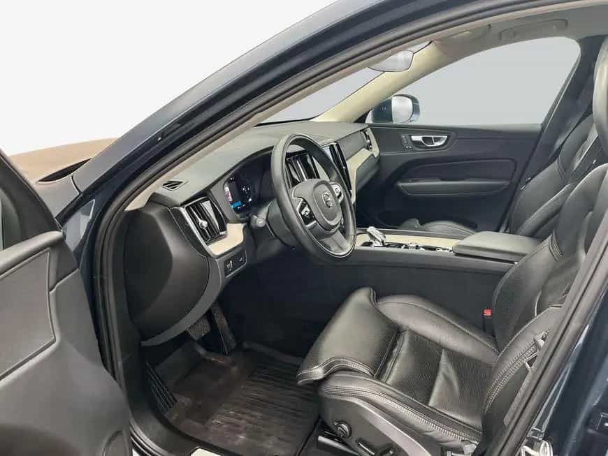 Volvo XC60 B5 D AWD Geartronic Inscription 12/2021-photo-8