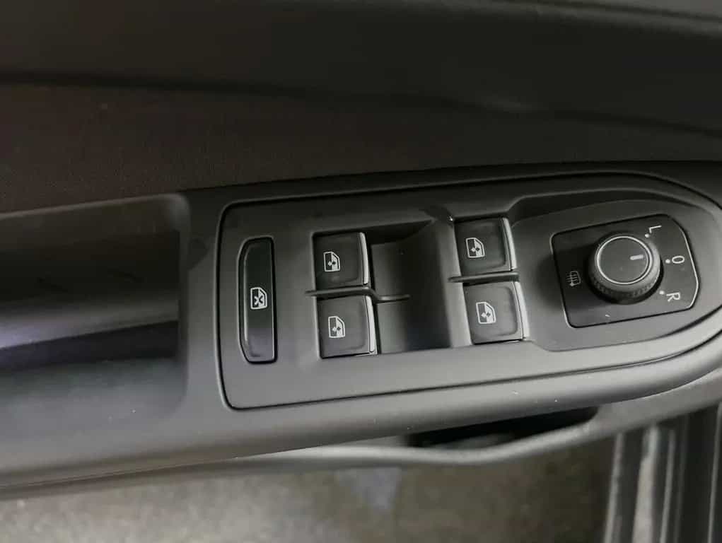 Volkswagen Golf VIII 1.0 TSI Life 06/2022-photo-12