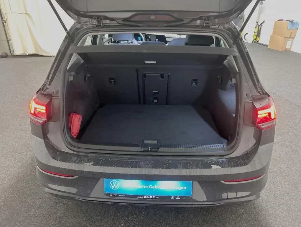 Volkswagen Golf VIII 1.0 TSI Life 06/2022-photo-17
