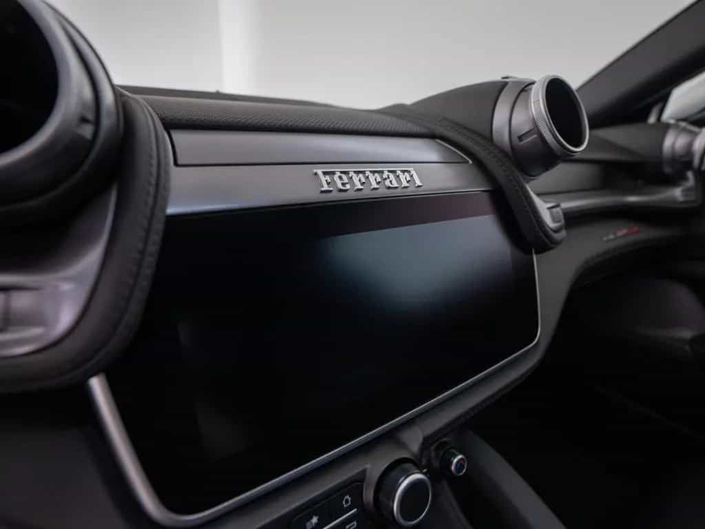 Ferrari GTC4Lusso 04/2019-photo-17