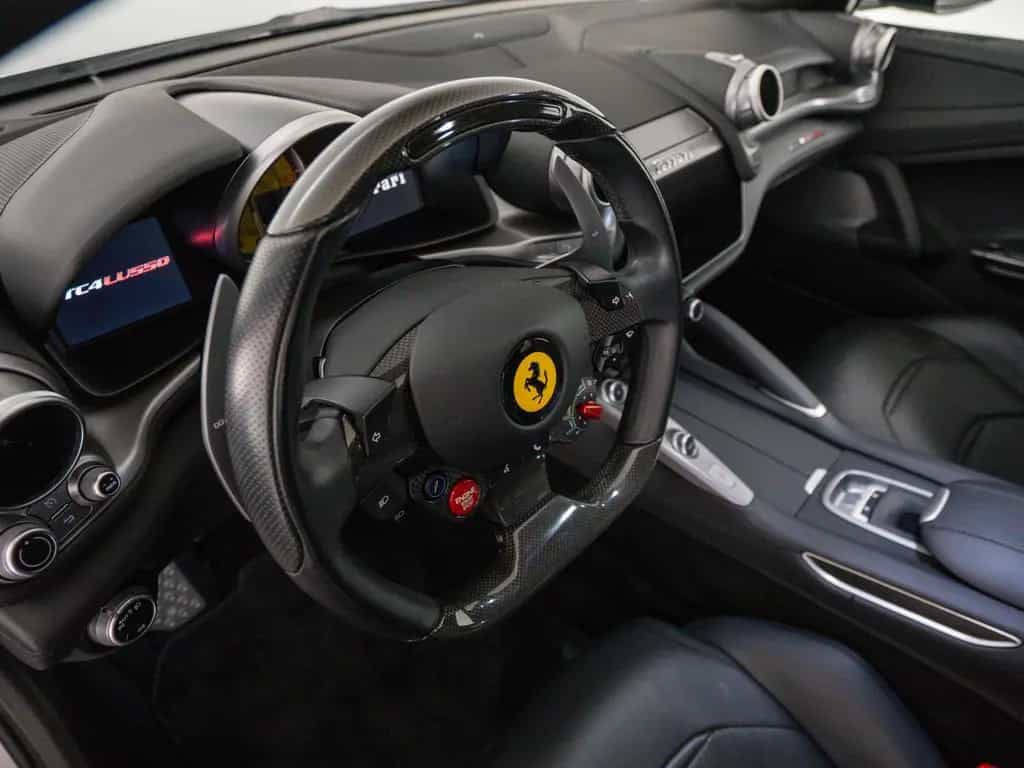 Ferrari GTC4Lusso 04/2019-photo-19