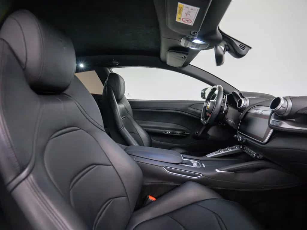 Ferrari GTC4Lusso 04/2019-photo-27