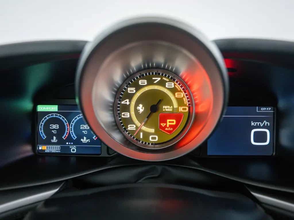 Ferrari GTC4Lusso 04/2019-photo-32