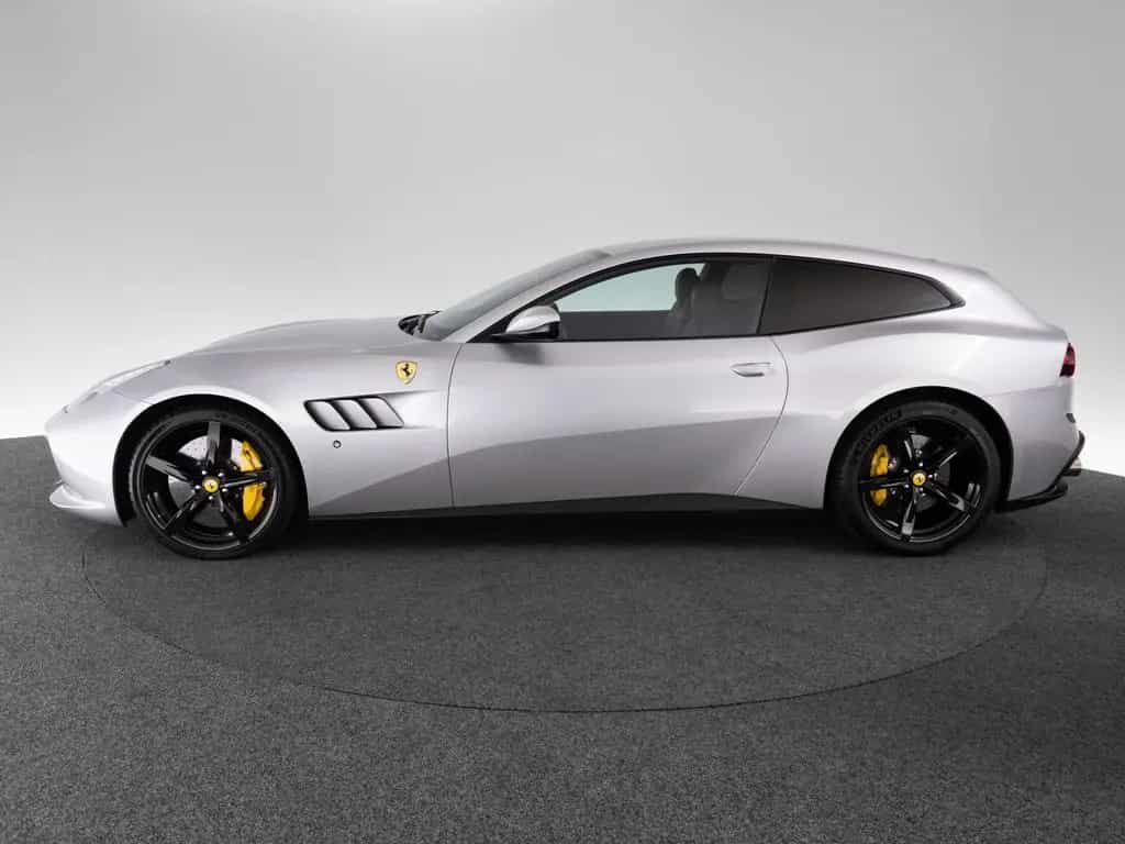 Ferrari GTC4Lusso 04/2019-photo-36