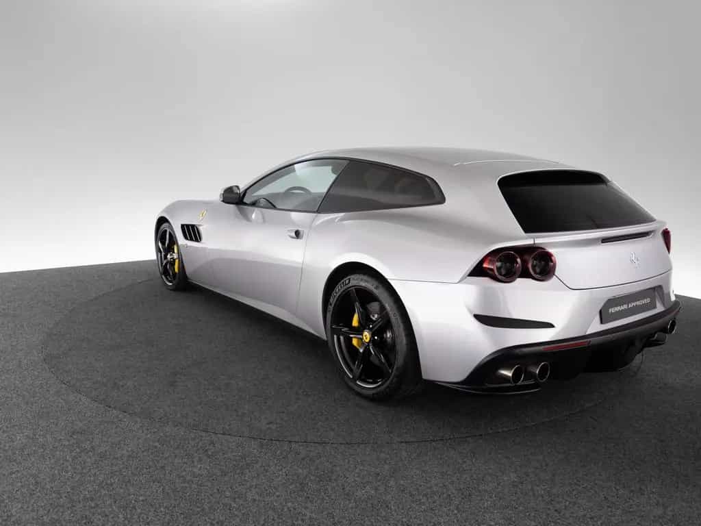 Ferrari GTC4Lusso 04/2019-photo-37