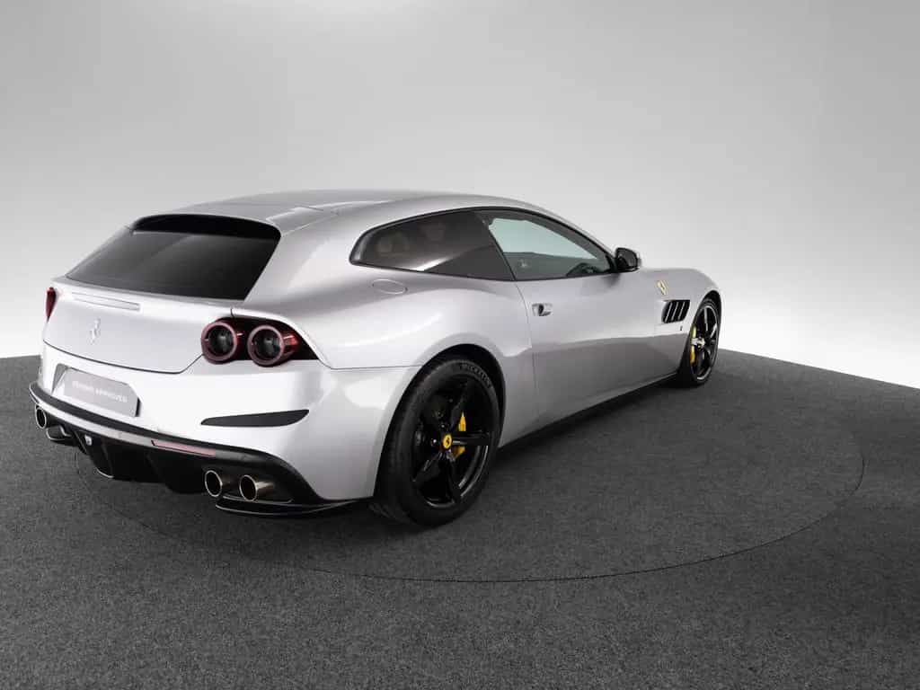 Ferrari GTC4Lusso 04/2019-photo-39