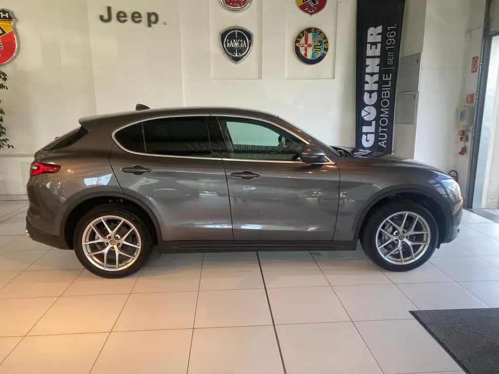 Alfa Romeo Stelvio Super 2.0l TB Q4 NAVI LEDER ACC 11/2019-photo-9