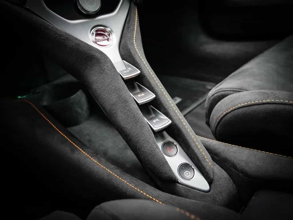 McLaren 750S Coupé Ventura Orange, Interior Carbon 06/2024-photo-17