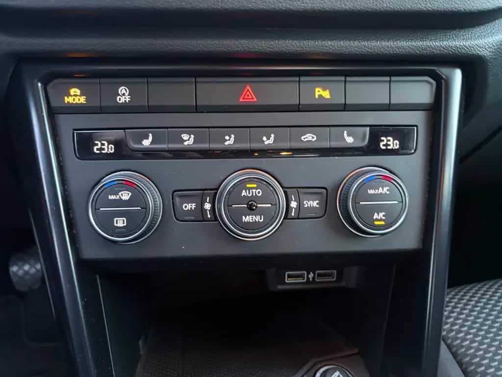 Volkswagen T-Roc Apple Carplay Android Auto PDC vorn+hinten 02/2018-photo-10