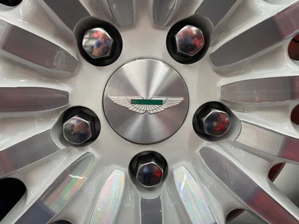 Aston Martin DB9 Morning Frost White (AML Special) V12 03/2012-photo-1