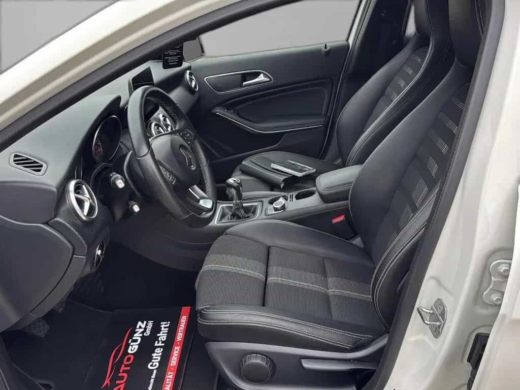 Mercedes-Benz A-Class 180 Peak Edition *18Zoll AMG-Navi-SHZ* 02/2018-photo-11