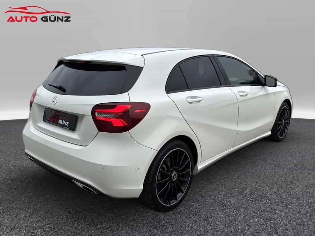 Mercedes-Benz A-Class 180 Peak Edition *18Zoll AMG-Navi-SHZ* 02/2018-photo-2