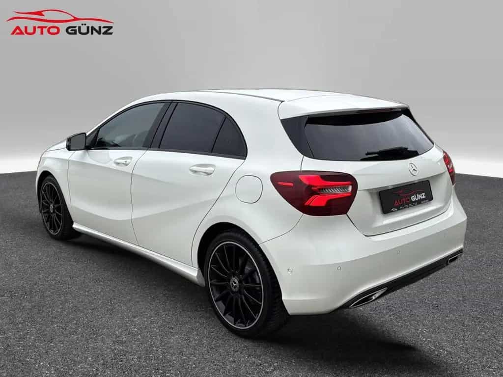 Mercedes-Benz A-Class 180 Peak Edition *18Zoll AMG-Navi-SHZ* 02/2018-photo-4