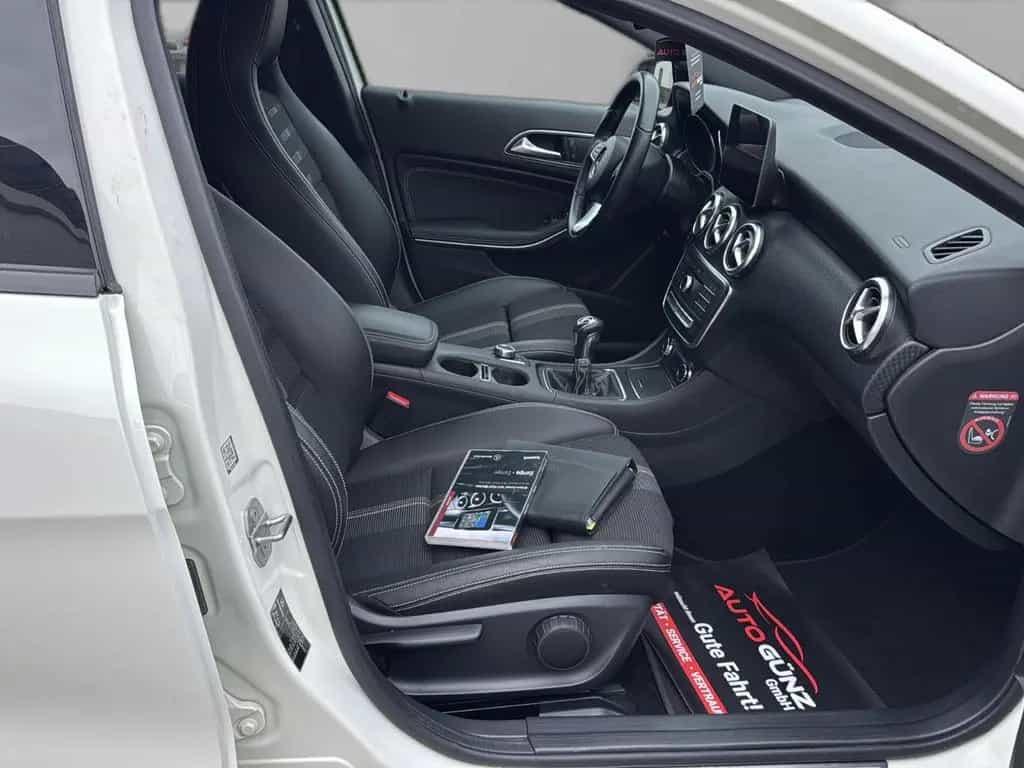 Mercedes-Benz A-Class 180 Peak Edition *18Zoll AMG-Navi-SHZ* 02/2018-photo-9