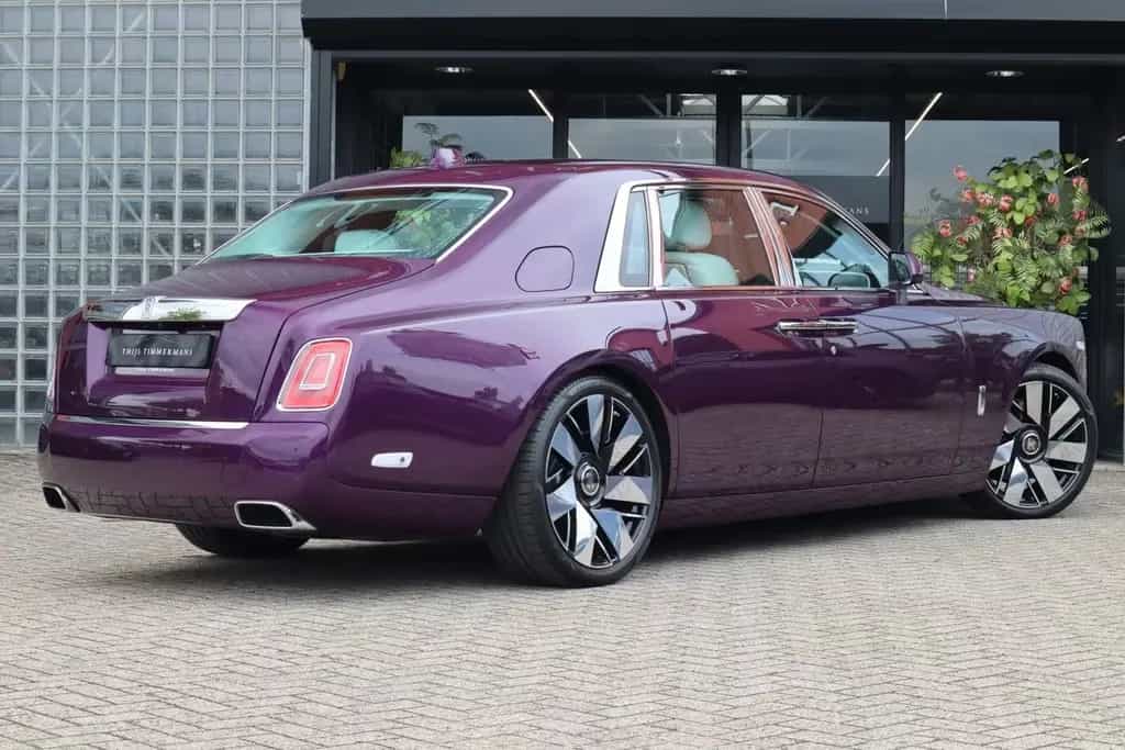 Rolls-Royce Phantom Series II "The Extrovert" | Starlight, B 05/2022-photo-3