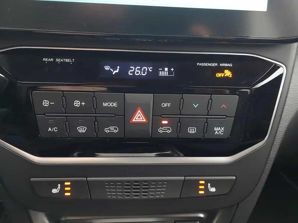 KGM Tivoli ESSENTIAL 1.5 °Navi°CarPlay°RFK°DAB°SHZ° null-photo-14