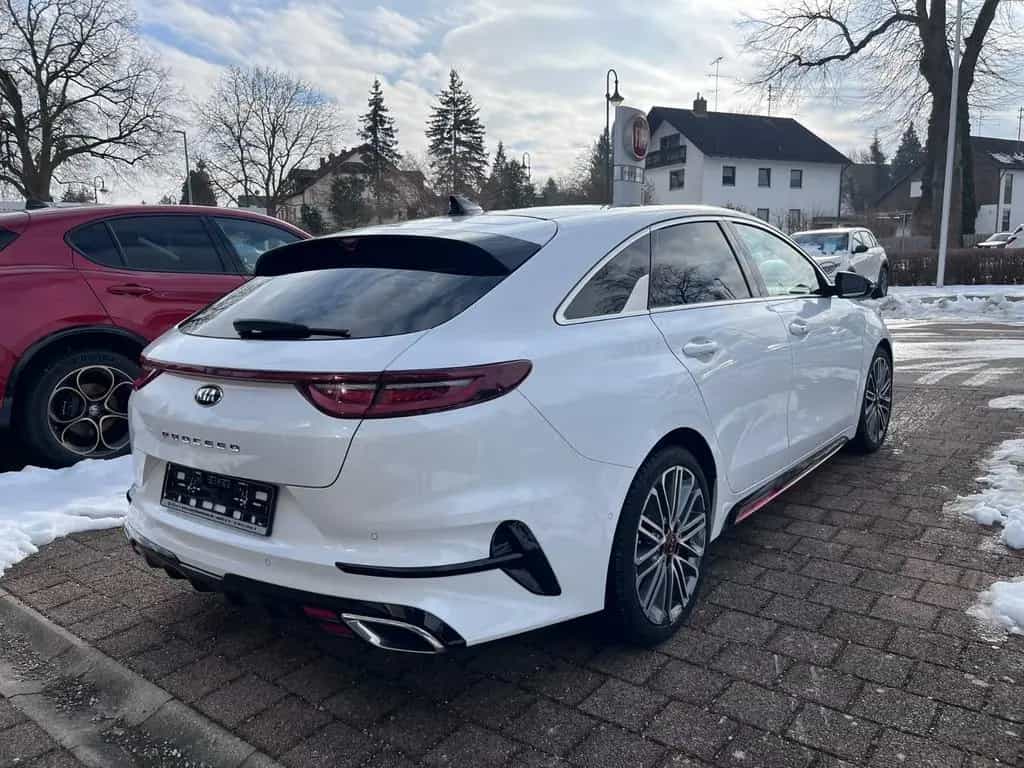 Kia ProCeed GT 10/2019-photo-2