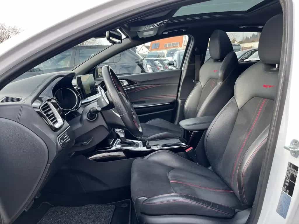 Kia ProCeed GT 10/2019-photo-6