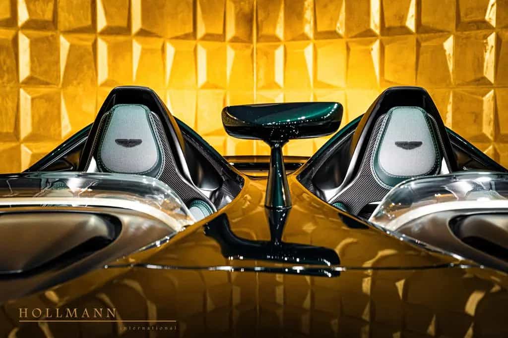 Aston Martin V12 SPEEDSTER + CARBON HELMETS 09/2021-photo-20