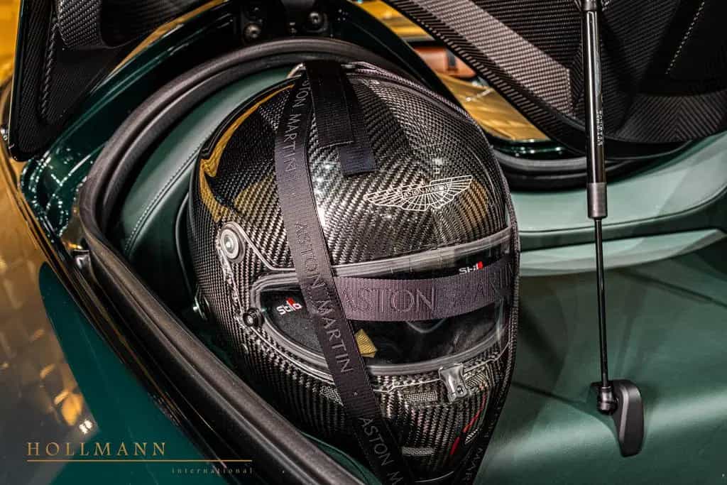 Aston Martin V12 SPEEDSTER + CARBON HELMETS 09/2021-photo-23