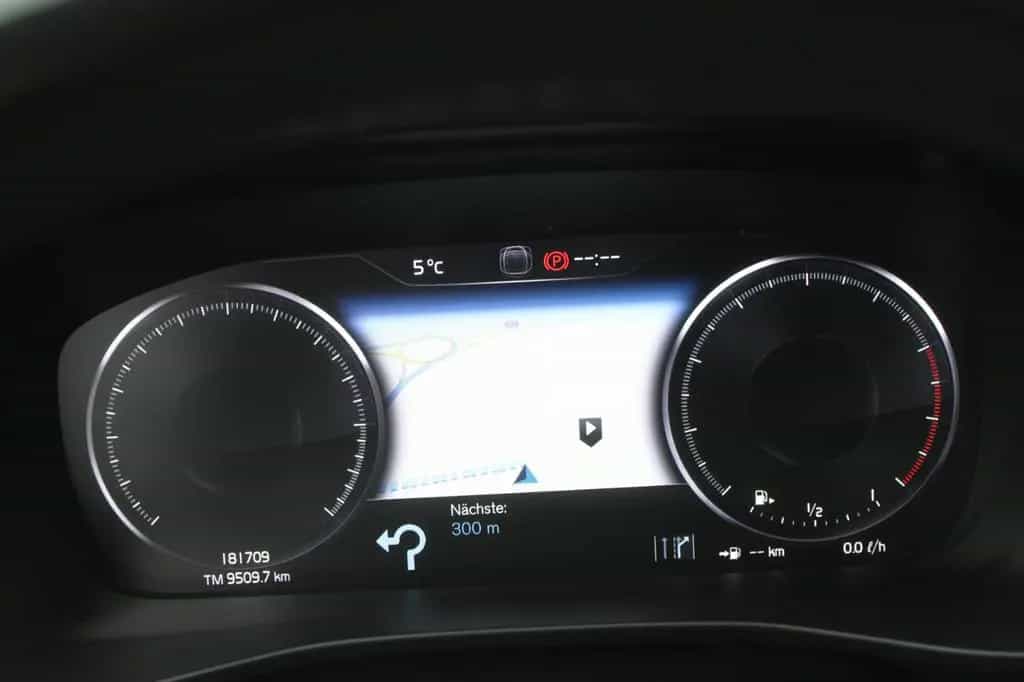 Volvo XC40 AUTOM KAMERA NAVI NETTO - 13.899€ #867 09/2021-photo-13