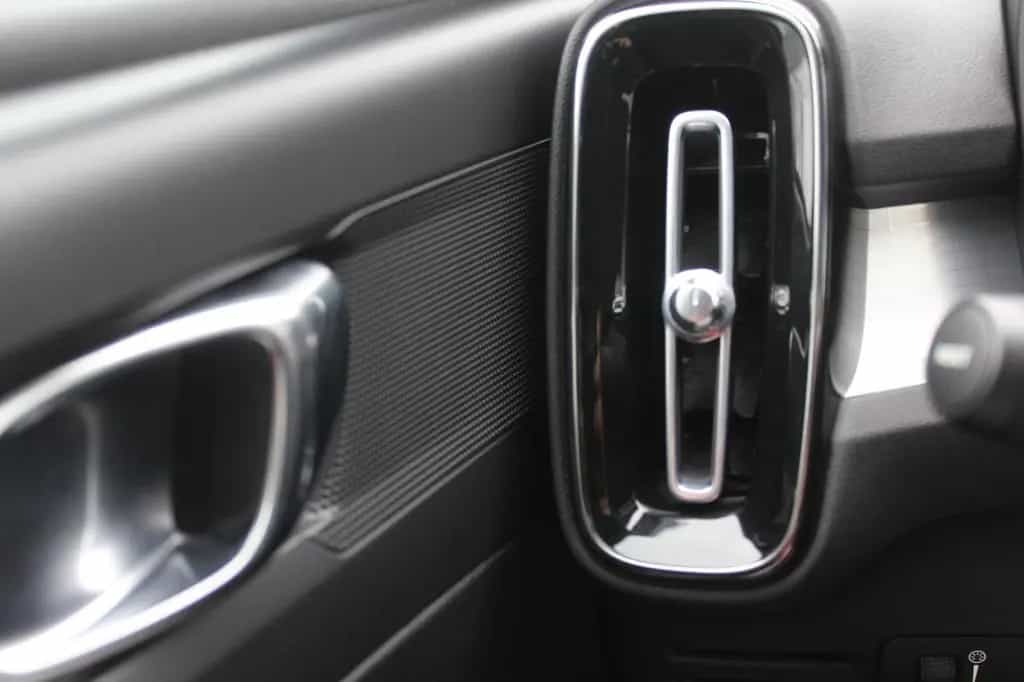 Volvo XC40 AUTOM KAMERA NAVI NETTO - 13.899€ #867 09/2021-photo-25