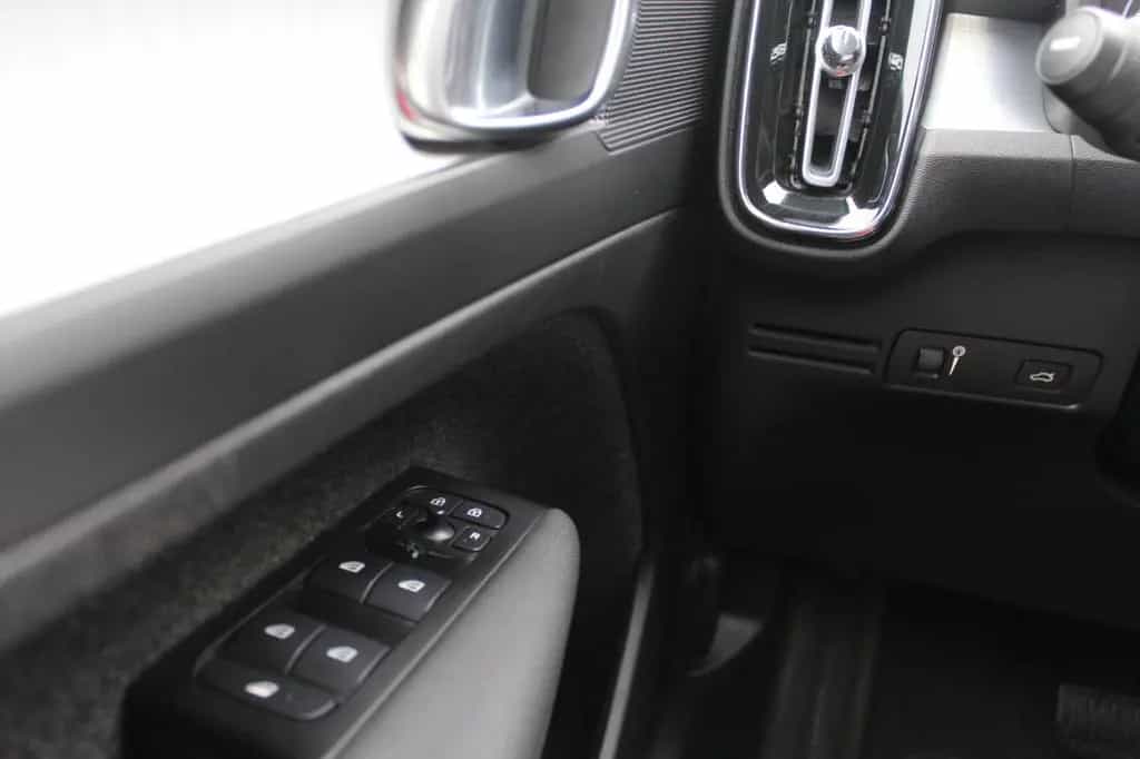 Volvo XC40 AUTOM KAMERA NAVI NETTO - 13.899€ #867 09/2021-photo-29