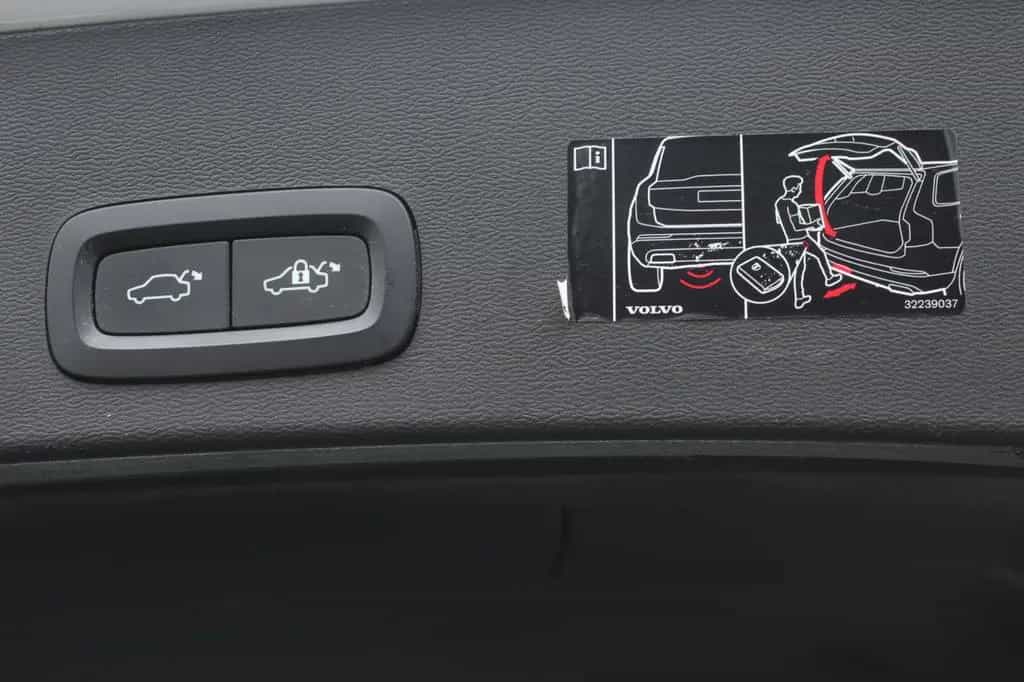 Volvo XC40 AUTOM KAMERA NAVI NETTO - 13.899€ #867 09/2021-photo-33